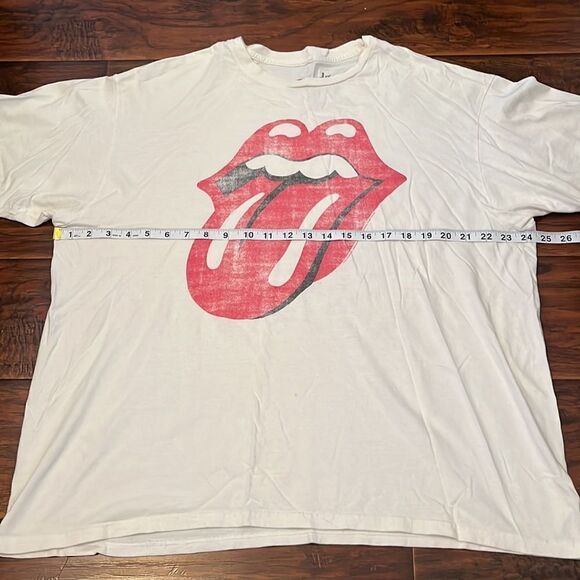 Bravado The Rolling Stones Off White Distressed Graphic Shirt - Picture 5 of 10